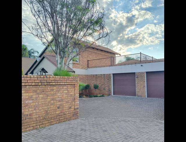 4 BEDROOM CLUSTER FOR SALE IN GLEN MARAIS